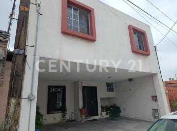 Casa · 174m² · 4 Recámaras · 2 Estacionamientos · Casa en Venta Las Puentes San Nicolas