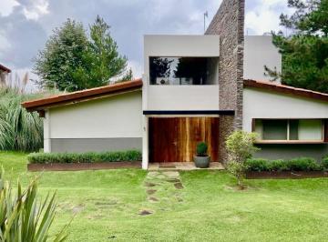 Terreno / Lote · 303m² · 4 Recámaras · 8 Estacionamientos · Fracción de Cabaña en Venta Dentro de Valle de Lago