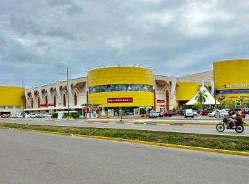 Local comercial · 130m² · 2 Estacionamientos · Local en Plaza Caracol Vallarta