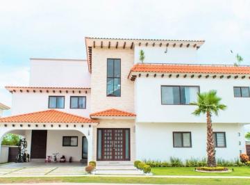 Casa de 6 habitaciones, Centro · Casa en Renta Residencial Country San Marcos