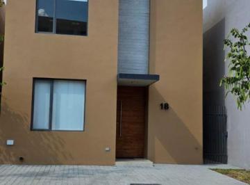 Casa de 3 habitaciones, El Marqués · Casa Laris en Venta en Zibata