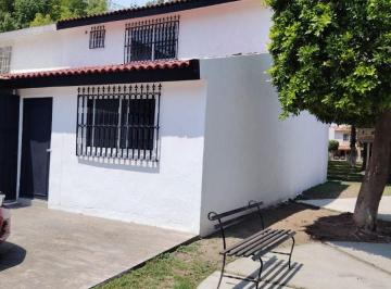 Casa de 3 habitaciones, Celaya · Casa en Venta Impecable, Recamara en Planta Baja con Baño Completo