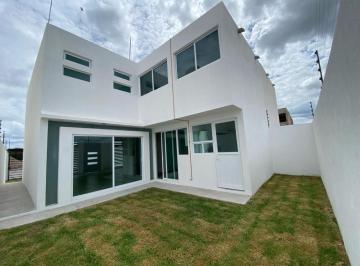 Casa · 172m² · 3 Recámaras · 3 Estacionamientos · Casa - Residencial Santa Fe