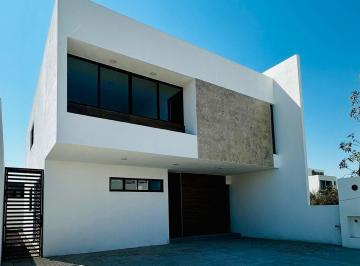 Casa · 203m² · 4 Recámaras · 3 Estacionamientos · Casa - Fraccionamiento Zibatá