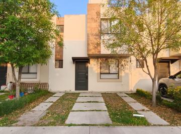 Casa · 80m² · 3 Recámaras · 2 Estacionamientos · Casa - Rincones El Marqués
