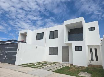 Casa · 180m² · 4 Recámaras · 3 Estacionamientos · Casa - Santa Fe