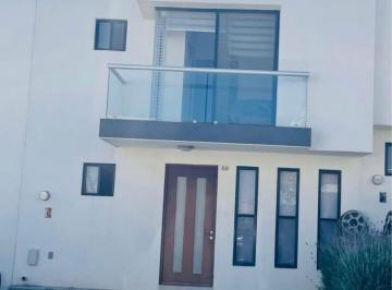 Casa · 100m² · 3 Recámaras · 2 Estacionamientos · Casa - Fraccionamiento Desarrollo Habitacional Zibata