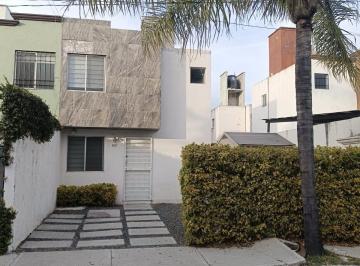 Casa · 80m² · 2 Recámaras · 2 Estacionamientos · Casa - Fraccionamiento La Aurora