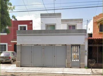 Casa de 2 habitaciones, Cajeme · Venta de Casa en Ciudad Obregon, Av Revolucion 2427 Col: Campanario, Sonora