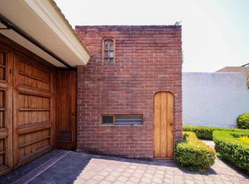 Casa · 700m² · 4 Recámaras · 7 Estacionamientos · Casa en Venta en Colonia en Lomas Altas