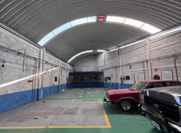 Edificio · 915m² · 7 Estacionamientos · Edificio con Bodega Para Oficina o Casa Habitacion