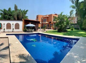 Casa de 5 habitaciones, Emiliano Zapata · Casa con 1000 m² de Superficie de Terreno y 5 Recámaras en Venta en Emiliano Zapata