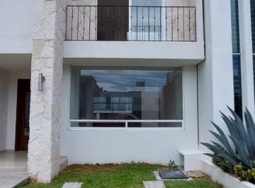 Casa · 300m² · 3 Recámaras · 2 Estacionamientos · Casa en Venta en Residencial Ex Hda San Jose, Santa Cruz Otzacatipan, Toluca Edo Mex