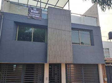 Casa · 284m² · 5 Recámaras · 2 Estacionamientos · Casa en Venta en Santa Ana Toluca