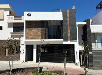 Casa · 245m² · 3 Recámaras · 2 Estacionamientos · Casa en Venta Imperial de Las Animas, Xalapa, Ver.