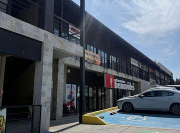 Local comercial, zona de alto crecimiento, excelente ubicación en la plaza Punto · Local Comercial en Renta, Plaza Punto Adamar