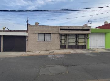Casa · 285m² · 3 Recámaras · 1 Estacionamiento · Casa en Venta, Lomas Altas Toluca