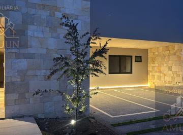 Casa · 250m² · 4 Recámaras · 2 Estacionamientos · Casa en Venta, Privada Lomas del Pedregal, Zona Diamante de San Luis Potosí!