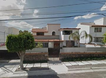 Casa de 5 habitaciones, Querétaro · No Dejes Pasar Esta Gran Oportunidad