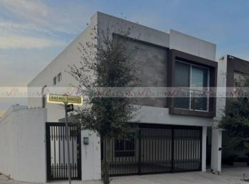 Casa · 160m² · 3 Recámaras · 2 Estacionamientos · Casa en Renta en García