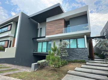 Casa en condominio de 4 habitaciones, Zapopan · Casa en Renta en Puerta Las Lomas