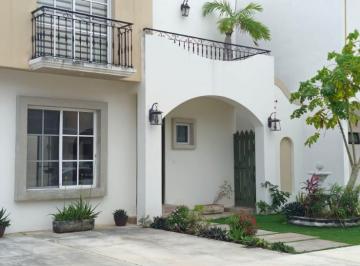 Casa de 3 habitaciones, Benito Juárez · Renta Casa Residencial Arbolada en Huayacán