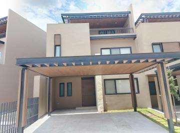 Casa en condominio de 4 habitaciones, El Marqués · Casa en Renta Amueblada en Zona Campanario Norte