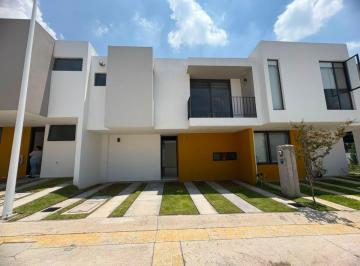 Casa en condominio de 3 habitaciones, Tlajomulco de Zúñiga · Casa en Venta o Renta en Bosques de Santa Anita