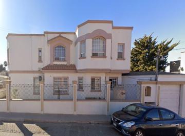 Casa de 5 habitaciones, Ensenada · Casa en Valle Dorado, Ensenada, Baja California