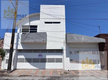 Casa · 3 Recámaras · 5 Estacionamientos · Casa - Lázaro Cárdenas