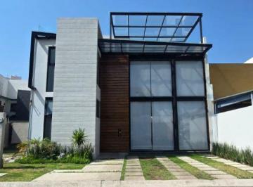 Casa de 4 habitaciones, Pachuca · Casa con 200 m² de Superficie de Terreno y 4 Recámaras en Venta en Jade Residencial en Zona Plateada