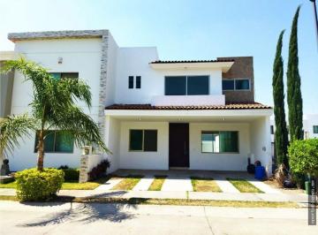 Casa en condominio de 4 habitaciones, Zapopan · Casa 119e con 4 Recámaras, en Renta en La Cima de Zapopan