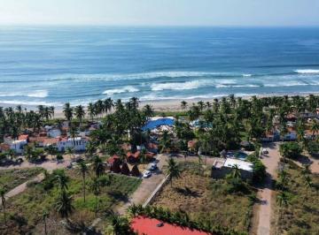 Terreno / Lote , Lázaro Cárdenas · Terreno de 10x17 m en Villa Dorada, a Pocos m de La Alberca y El Mar
