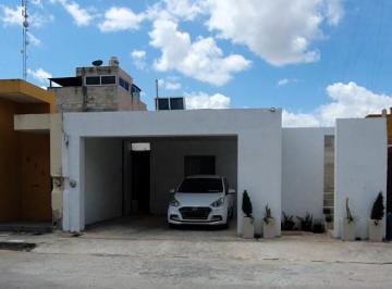 Casa · 7 Recámaras · 2 Estacionamientos · Casa en Fracc Las Américas Frente a Parque Cerca del Super Aki