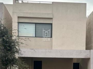 Casa · 198m² · 3 Recámaras · 2 Estacionamientos · 0138 - Casa en Renta Gevora Residencial