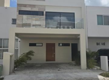 Casa en condominio de 3 habitaciones, Cancún · Casa en Venta Lista Para Estrenar