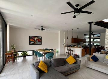 Casa de 4 habitaciones, Conkal · Casa en Venta en Privada con Paneles Solares