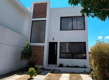 Casa · 135m² · 3 Recámaras · 2 Estacionamientos · Casa en Venta Cima Diamante León Guanajuato