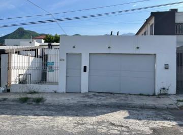 Casa de 3 habitaciones, Monterrey · Casa en Venta, Mirador Residencial