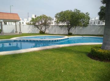 Casa en condominio de 3 habitaciones, Emiliano Zapata · Casa en Venta con Alberca en Área Común en Residencial Los Olivos (Arcos)