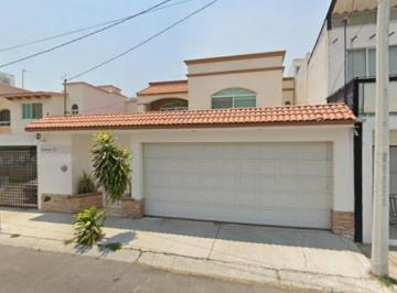 Casa de 3 habitaciones, Querétaro · Se Vende Excelnte Casa Col. Gral Escobedo, Nuevo Leon
