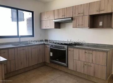 Casa · 139m² · 3 Recámaras · 2 Estacionamientos · El Refugio? Casa en Renta de Estilo Mexicano Contemporáneo con Alberca Rah2655