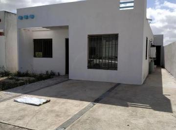 Casa · 170m² · 2 Recámaras · 2 Estacionamientos · Casa en Fracc Las Américas Frente a Parque Cerca del Super Aki