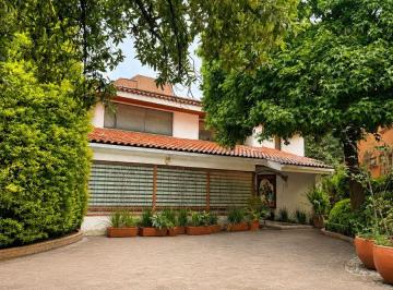 Casa de 3 habitaciones, Tlalpan · Amplitud y Elegancia "El Bosque"