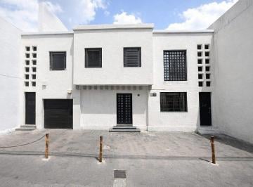 Casa de 6 habitaciones, Guadalajara · Casa en Venta en La Americana a Unas Cuadras de Universidad de Guadalajara