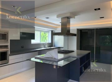 Casa en condominio · 470m² · 4 Recámaras · Casa en Venta en El Campanario