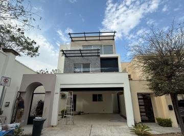 Casa · 332m² · 4 Recámaras · 2 Estacionamientos · Casa en Renta Colonia Bosques del Contry