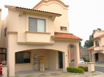 Casa de 3 habitaciones, Tlajomulco de Zúñiga · Casa en Renta en Villa California