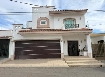 Casa · 4 Recámaras · 2 Estacionamientos · Casa en Renta en Nuevo Culiacan