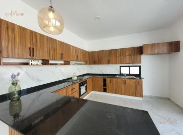 Casa · 269m² · 4 Recámaras · 2 Estacionamientos · Casa 3 Recámaras | Alberca | Lomas del Dorado